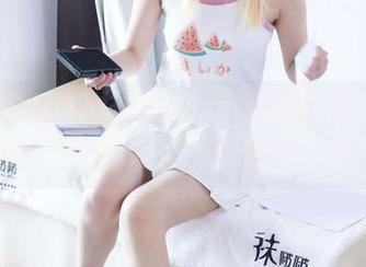 BoBoSocks袜啵啵 – 小甜豆的最新写真：穿着护士服的她似乎能治愈一切疑惑！