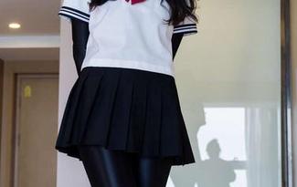 BoBoSocks袜啵啵 – 一个特别的下午，稚予的aj板鞋和这些图片，让我好像看到了时光交错的可能性。