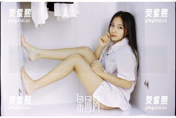 GIRLT果团网 - 甜心陈雅漫的定制写真，拍完了闹钟肯定不敢响，因为这床美图，你得慢慢欣赏。