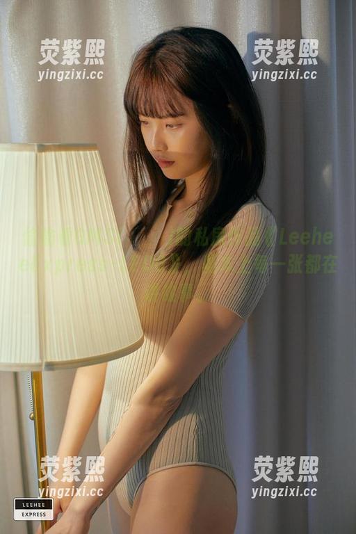 偷偷看GMS(고말숙)的私房作品《LeeheeExpress–LEDG》，基本上每一张都在讲故事。