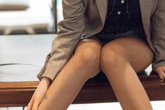 HuaYang花漾 – 娜露selena这次的JK无圣光图包，完全颠覆我的三观，咋会这样呢