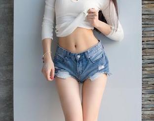 IMiss爱蜜社 – 看完莉莉Lily的写真，我开始怀疑自己对秘书的定义了！