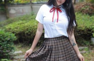 MFStar模范学院 – 黑丝在指尖游走，伊小七MoMo的写真总让下载变得无比诱人