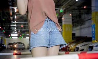 MSLASS梦丝女神 – 这组靴下黑丝写真集，凌凌身影飘逸，下载的时候记得轻点哦，别让人发现