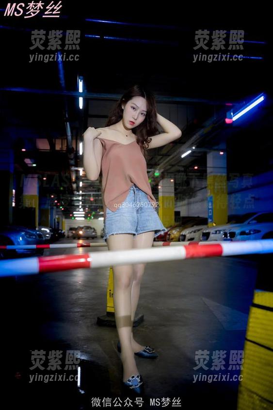 MSLASS梦丝女神-凌凌 MSLASS梦丝女神 - 这组靴下黑丝写真集,凌凌身影飘逸,下载的时候记得轻点哦,别让人发现