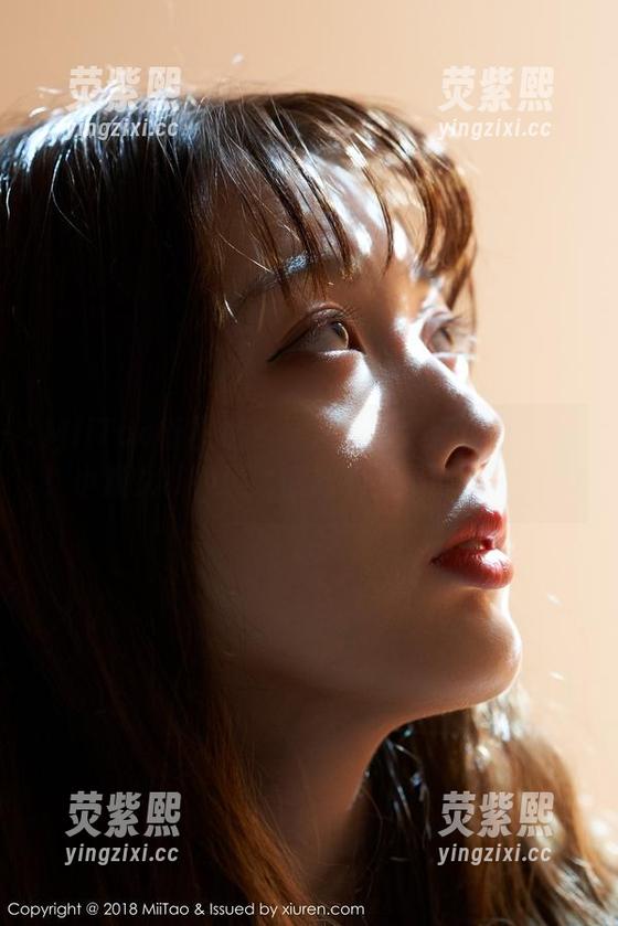 MiiTao蜜桃社-小魔女lily MiiTao蜜桃社 - 学妹写真集新内容更新!小魔女lily说:幽默和美不能缺一份!