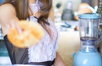 QingDouKe青豆客 – 战姝羽的黑色铺天盖地，美图效果：不带滤镜你敢吗？