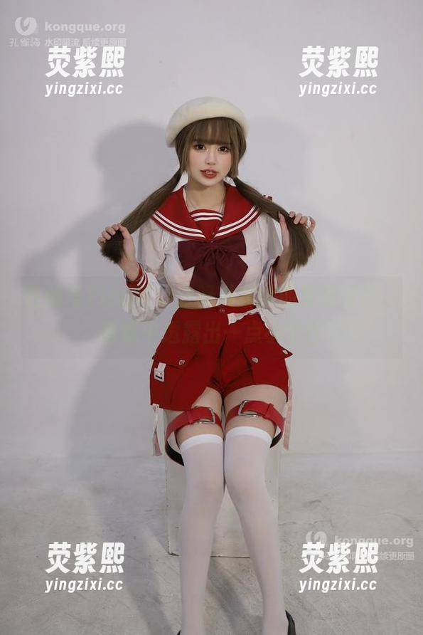 在线与Tina很妖孽呀共享她的圣诞写真，暖意中透露出一点小个性