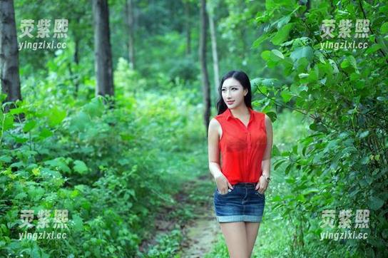 TuiGirl推女郎-土豆姐 TuiGirl推女郎 - 土豆姐黑白写真集:最新发布,给你平淡中不暴露的小暗示,窃喜于镜头之外的那种。