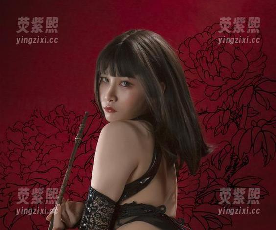 Uki雨季最新力作——白丝写真集，难道是为了沐浴？