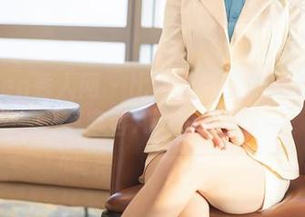 Xiuren秀人网 – 比糖果还甜的礼服合集，容容容Alice来开箱