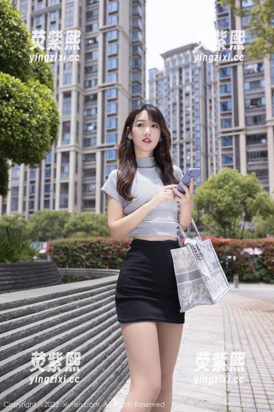 Xiuren秀人网 - 小肉肉咪放飞自我：镂空图包里的奇奇怪怪