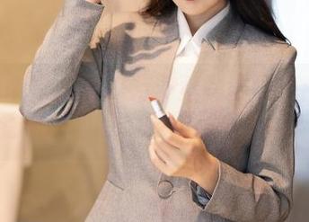 Xiuren秀人网 – 方子萱制服诱惑：当你看到原图时，会不好意思吗？