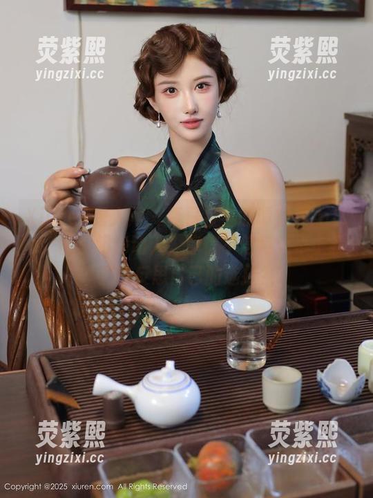 Xiuren秀人网 - 夏日妆容的谭睿琪Ailsa，图里明艳动人，你信不信每天早上我都在反思自己的选择？