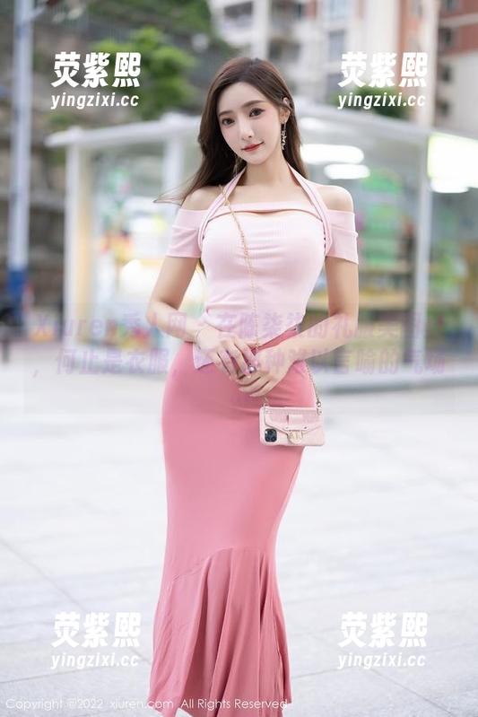 Xiuren秀人网 - 在陈柒柒的礼服美图里，何止是衣服，还有那种难以言喻的气场…