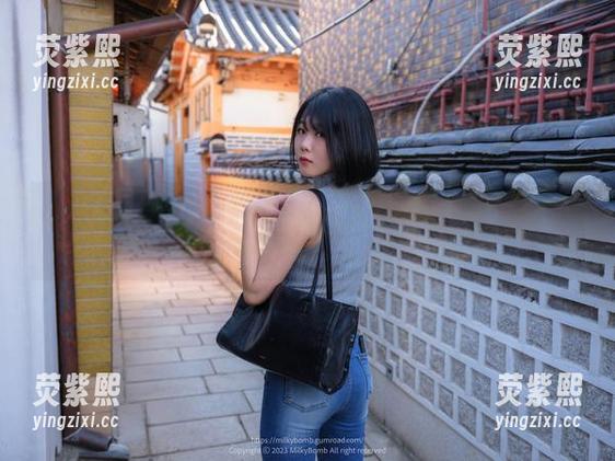 来自Zia(지아)的最新作品《LoL阿狸TheBaddest》，气氛真有点儿扑朔迷离。