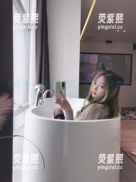 松松eloise软软又性感，这次黑丝写真集更新，保证让你嘴角微扬！