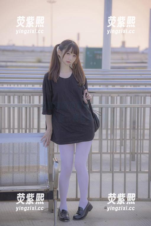 nagesa魔物喵的废弃医院图册：现代版‘小美人鱼’蹲在募捐箱里。