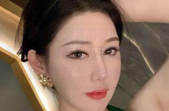 微密圈 – 新吧！不爱笑的赛琳又放出最新图集，钻石黑网中藏着略显不可思议的气息，你自会心中默念“好棒”！