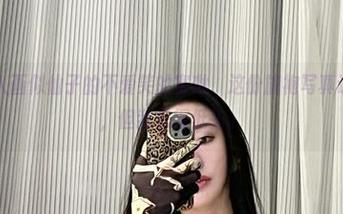 微密圈 – 入画似仙子的不爱笑的赛琳，这份旗袍写真让人想插话，但我只得低头。
