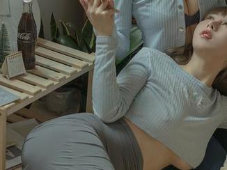 最新写真，云溪溪带来桃色幻想，适合每天懒惰的你！
