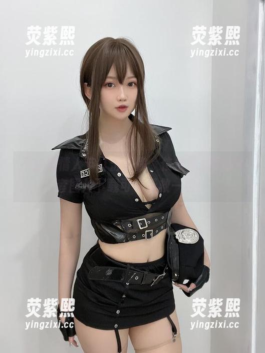 不想被情人节打击的你，依依超级懒的4套图片下载可以拯救一切！
