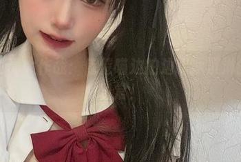 户外写真大作战：倦倦喵边拍边吃冰淇淋的壁纸日常！