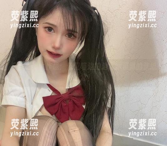 户外写真大作战：倦倦喵边拍边吃冰淇淋的壁纸日常！