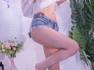 看！千反田鹿子的罩纱豹纹泳装套图，其实我也穿得出来，只不过…没那个胆儿