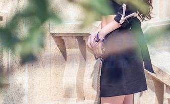 头条女神 – 看樊安妮的悍马车车，原图下载后能不能开出去？