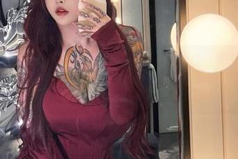 微密圈 – 高清版奈斯希希女友图册到手，心里亮闪闪的。