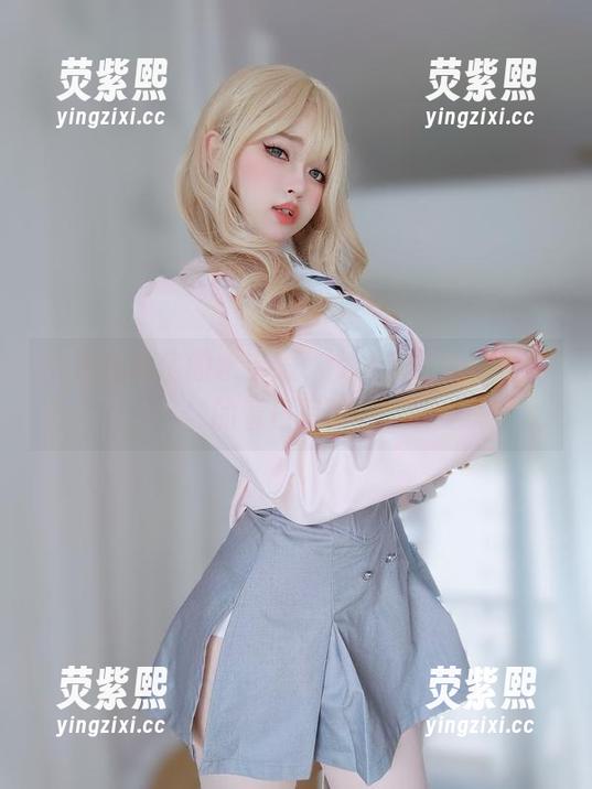失落在私房的水手服，女主K的妹妹和她的春日写真。