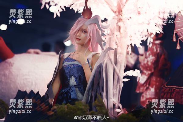 从奶狮不咬人到护士，私拍图包里面竟然是…？