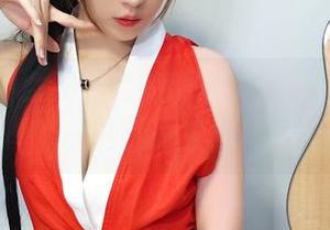 看这张小女巫露娜的图片，锡兰红茶似乎在轻声呼唤我。