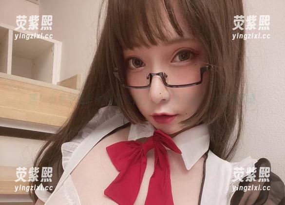 嘿！小泉学姐吖的自拍美图，也是免费的，大家集火哦