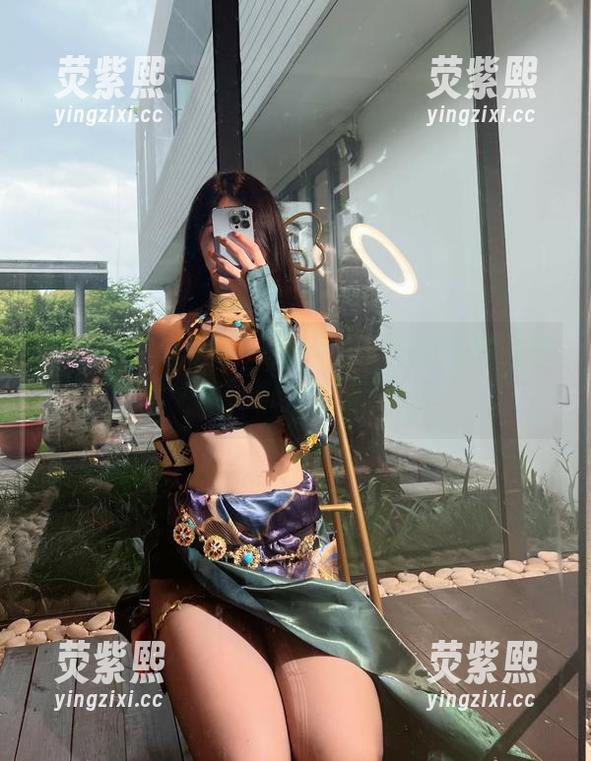 微密圈 - 浴室的一角，小玉吃果冻在图库中，水波荡漾。
