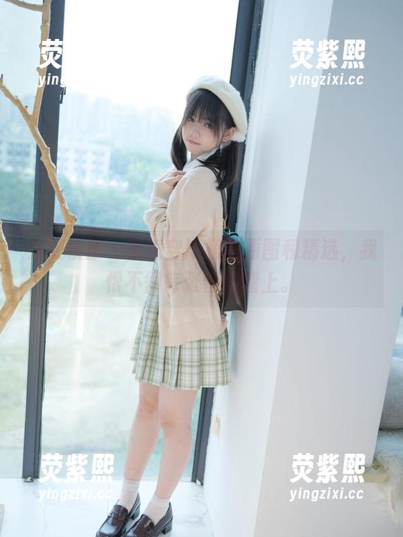 少女秩序 - 乐栀穿短裙的原图和精选，我恨不得每张都挂墙上。
