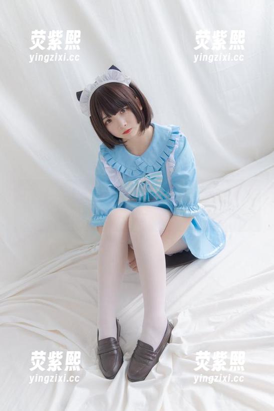 少女秩序玩得开心：白丝T恤你见过几种搭配？看这一张图片，捡到乐趣了！