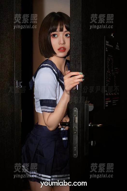 尤蜜荟 - 神奇的长腿合集，分享尹菲那不可思议的身形奇观！