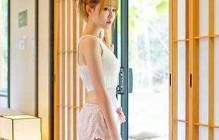 推女神 – 高清看程彤颜的高跟鞋，真是个“利器”，哈哈，走路还怕摔吗？