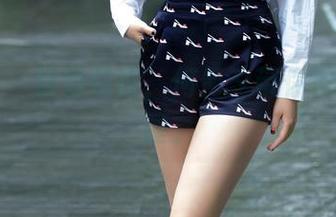 推女郎 – 粉色写真，何何夕带你漫游糖果屋。