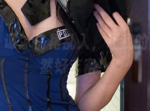 推女郎 – 谭冰白裙乱入，让我的画面感突然好丰富！