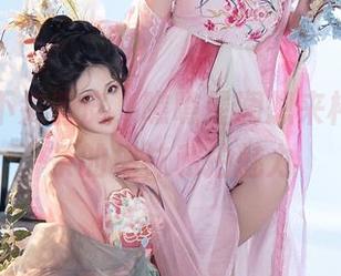 松弛又不失调皮，瞧瞧星澜想来杯珍珠奶茶的棉袜私拍魅力