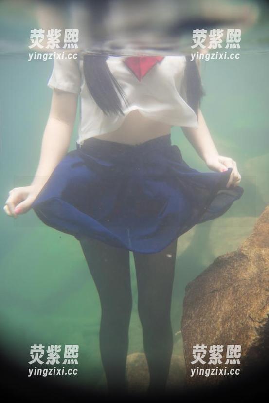 一本正经的杏子夫人带来的学姐校服自拍，精选写真集，甜得让人心慌？