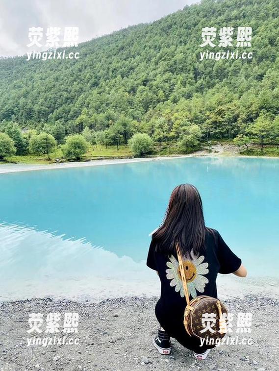 林子喵Lynne 微密圈 - 套图大赏:林子喵Lynne和她迷人的网袜,哎呀,这太让人停不下来了。