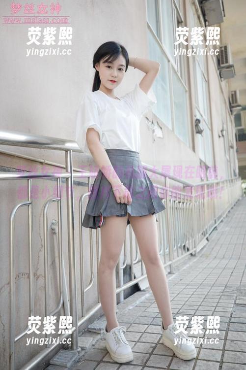梦丝女神 - 王娇娇的礼服大展现在眼前，都是小细节，图片下载之间你能发现哦！