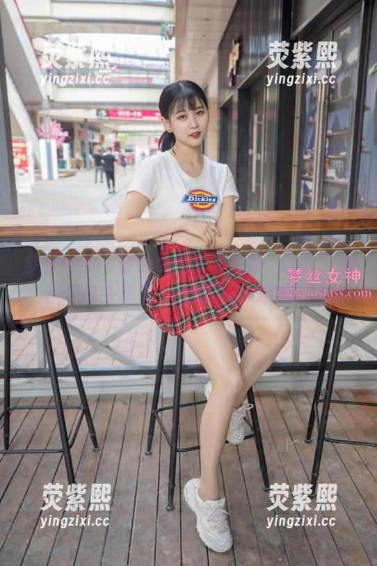 梦丝女神 - 莹仙女的夏天合集，让我下意识地仰头看天，结果不小心晒伤了...