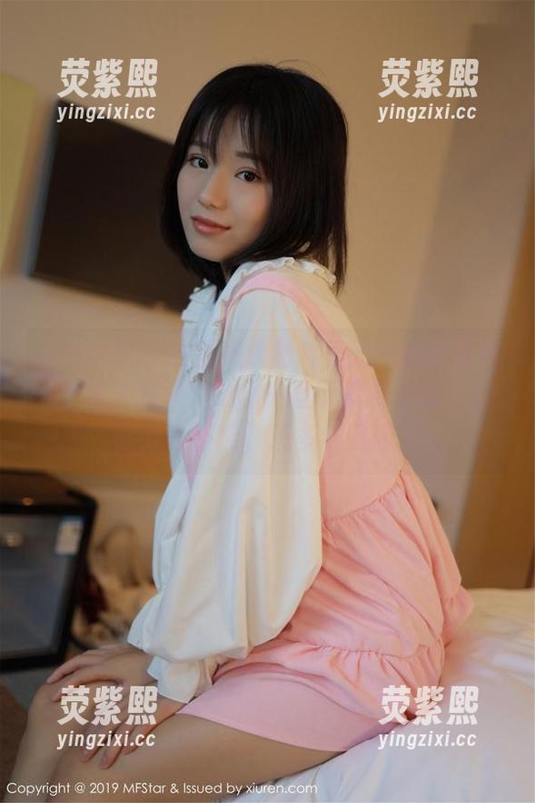 模范学院 - 这些高清图片里的一颗甜蛋黄a，水手服让她透出一丝无辜与俏皮，让我欲罢不能，想多看几眼。