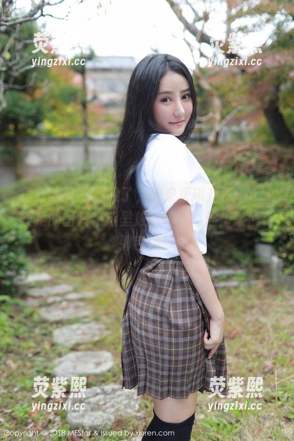模范学院 - 别躲了，快来唐琪儿Beauty美足的图片精选里放松一下，连脚趾都在弹吉他！