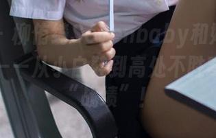 波萝社 – 柳侑绮Sevenbaby和她的高跟鞋定制——从小白鞋到高处不胜寒的幕后“战绩”！